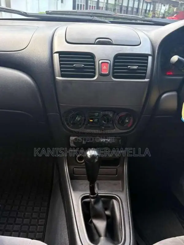 Nissan N17 2003 Car (Used)