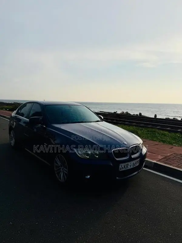 BMW 320i 2011 Car (Used)