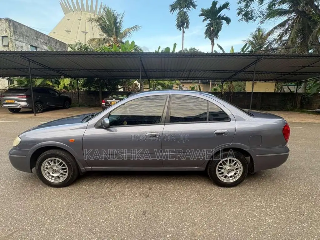 Nissan N17 2003 Car (Used)