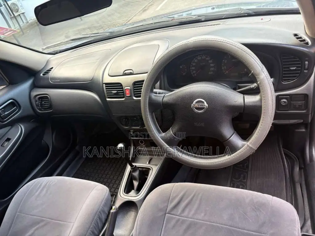 Nissan N17 2003 Car (Used)