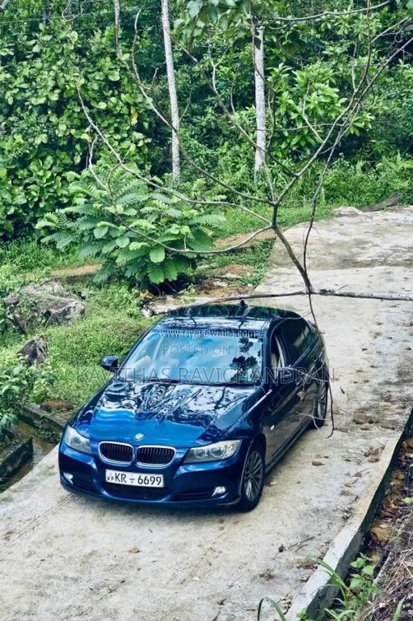 BMW 320i 2011 Car (Used)