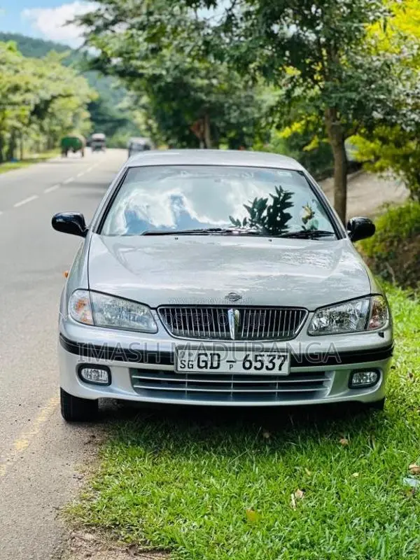 Nissan N16 2000 Car (Used)