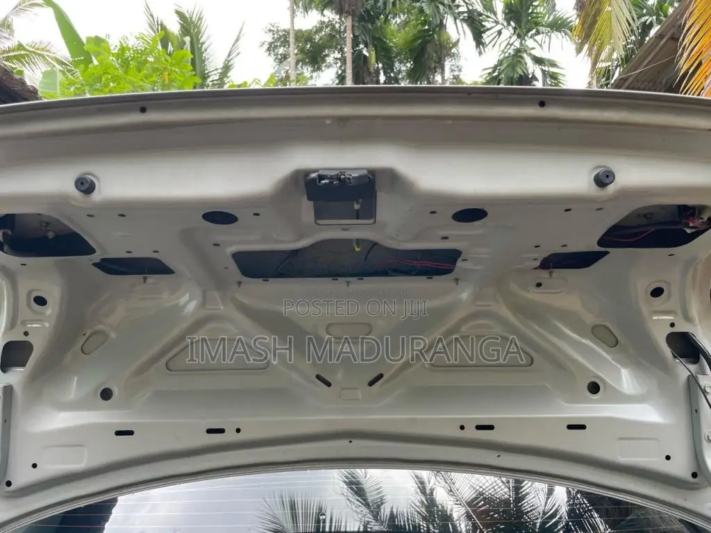 Nissan N16 2000 Car (Used)