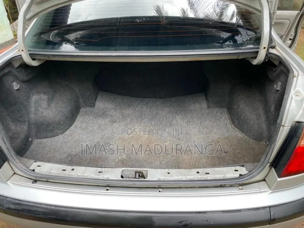 Nissan N16 2000 Car (Used)