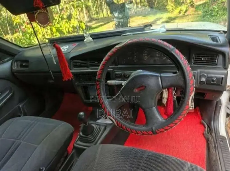 Nissan Nissan 1990 Car (Used)