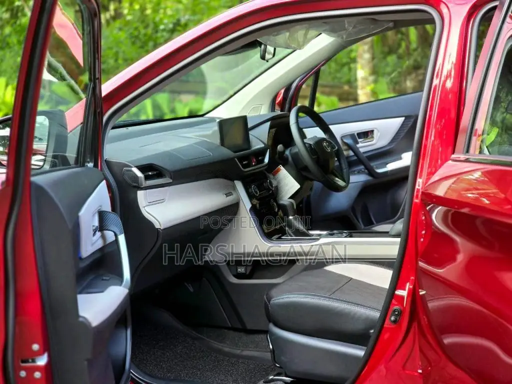 Toyota Veloz 2025 Car (Used)