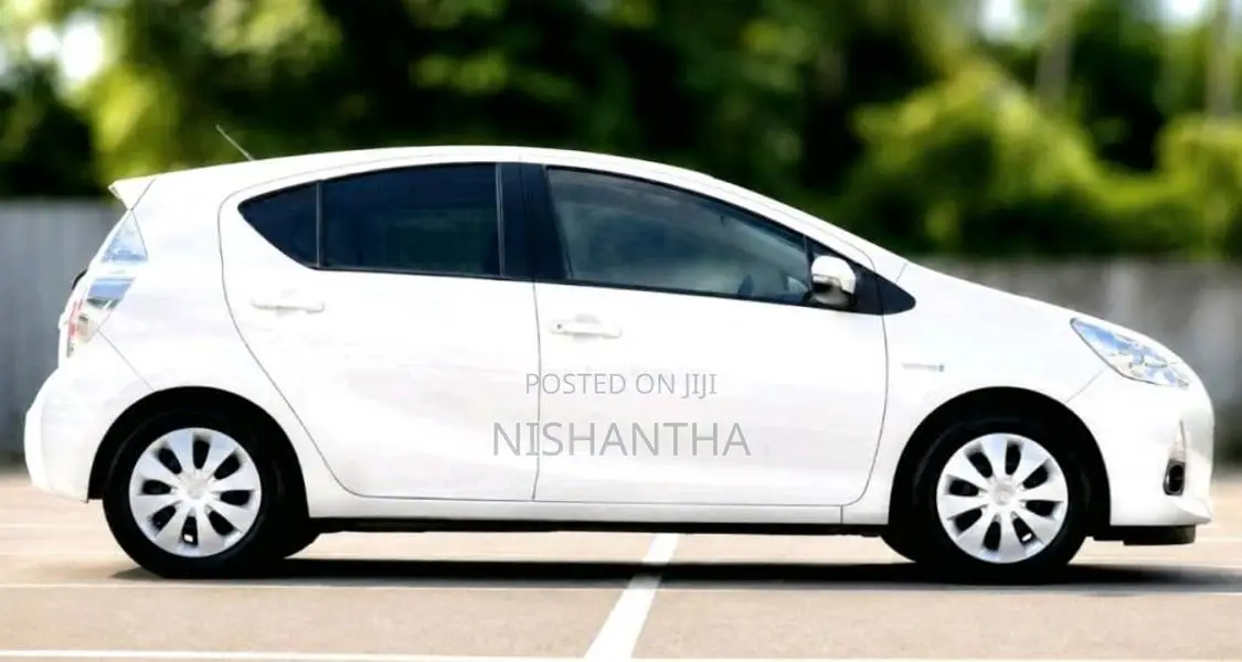 Toyota Aqua S Grade 2014 Car (Used)