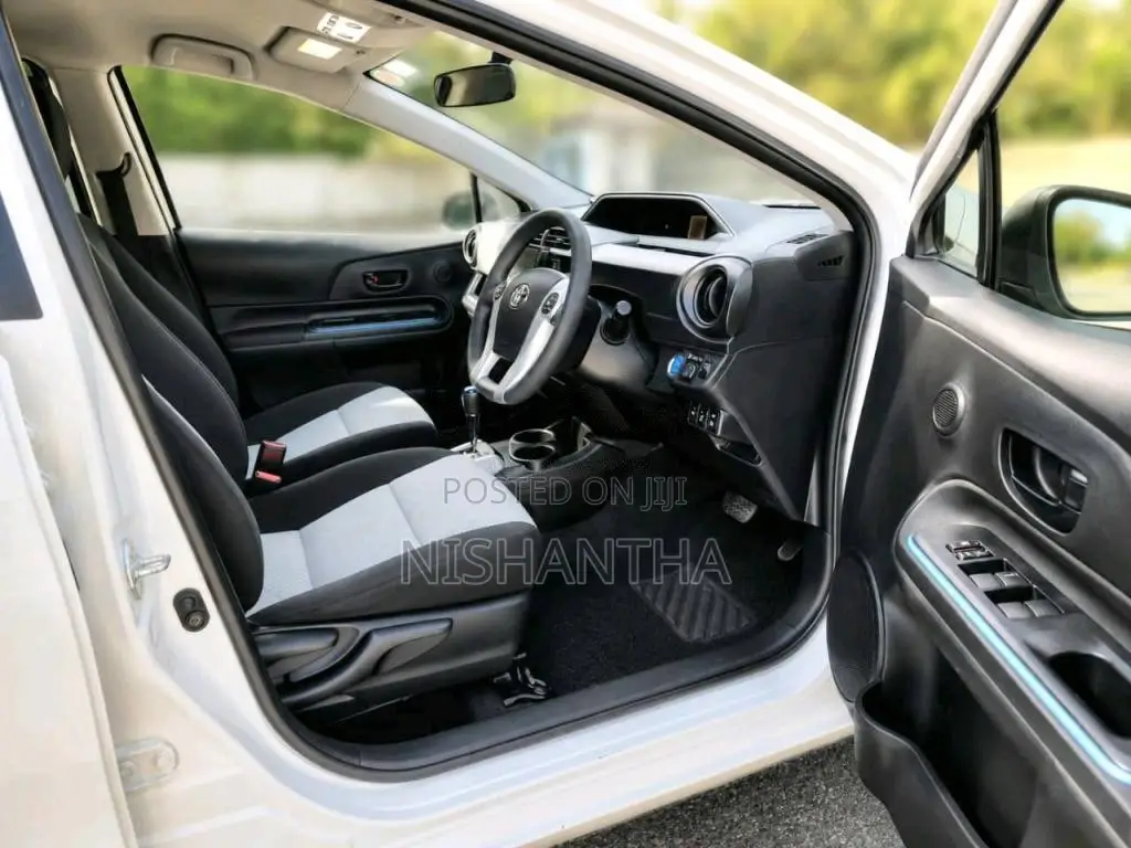 Toyota Aqua S Grade 2014 Car (Used)