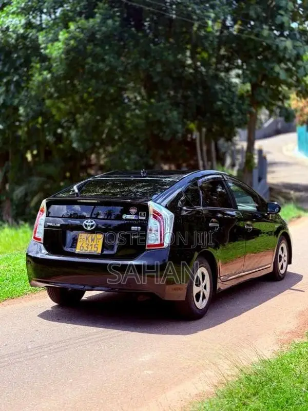 Toyota Prius 2014 Car (Used)