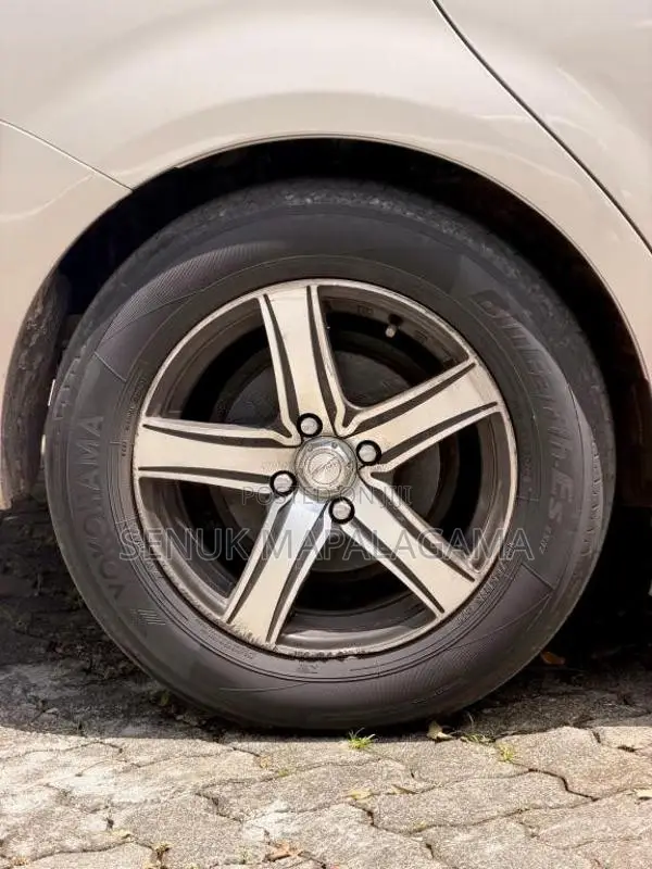 Toyota Axio 2016 Car (Used)