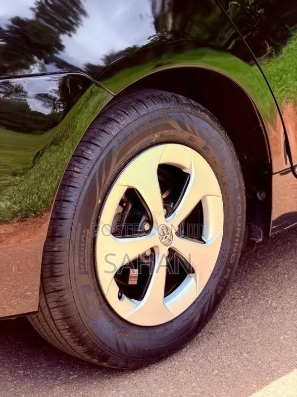 Toyota Prius 2014 Car (Used)