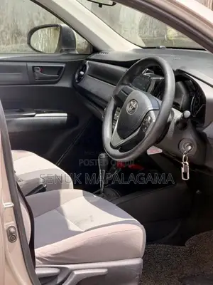 Toyota Axio 2016 Car (Used)