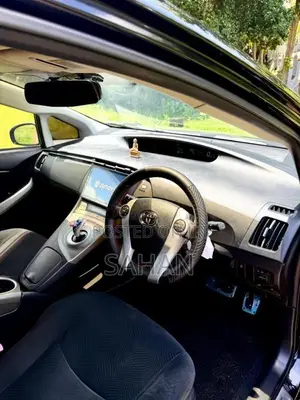 Toyota Prius 2014 Car (Used)