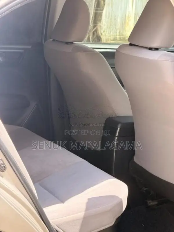 Toyota Axio 2016 Car (Used)