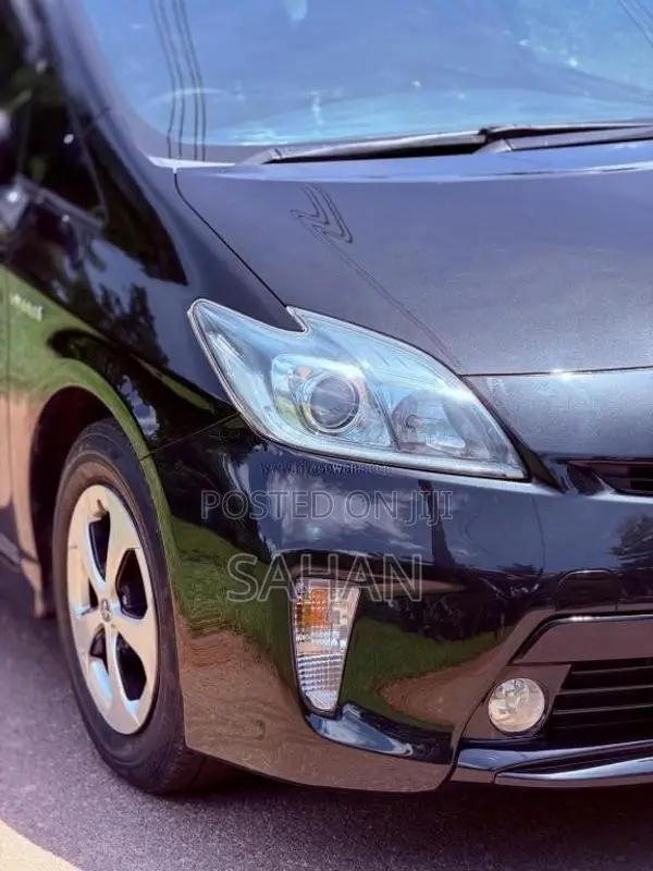 Toyota Prius 2014 Car (Used)