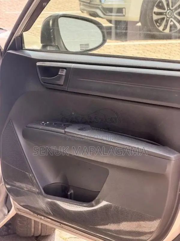 Toyota Axio 2016 Car (Used)