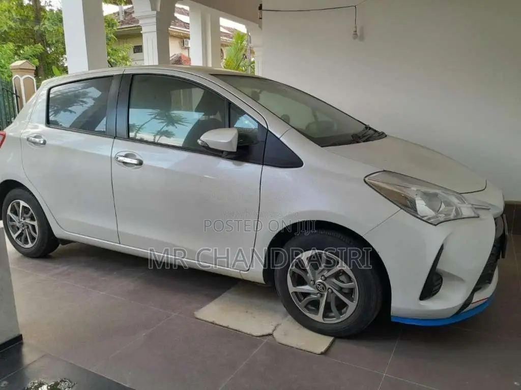 Toyota Vitz 2018 Car (Used)