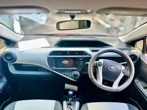 Toyota Aqua S Grade 2014 Car (Used)