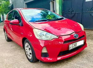 Toyota Aqua S Grade 2014 Car (Used)