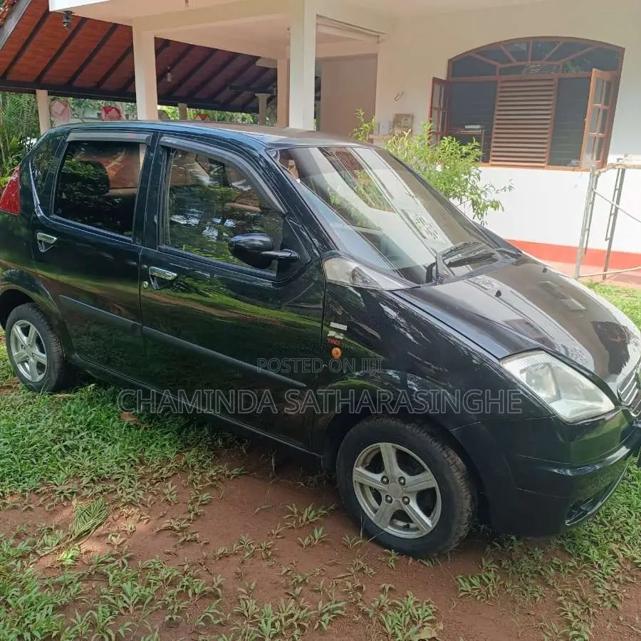 Micro Trend 2012 Car (Used)