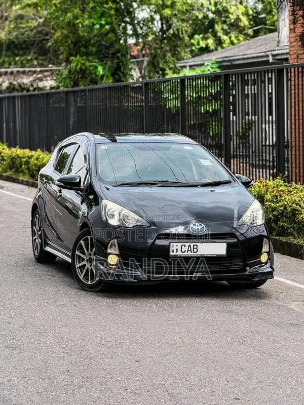 Toyota Aqua S Limited 2014 Car (Used)