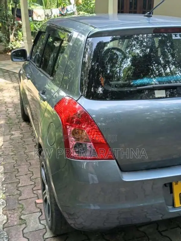 Suzuki Swift 2010 Car (Used)