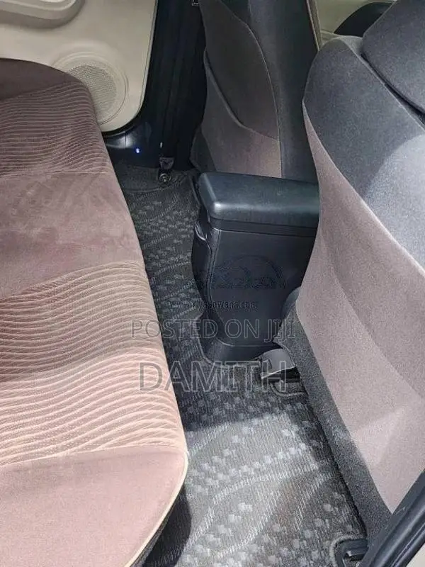 Toyota Aqua 2012 Car (Used)
