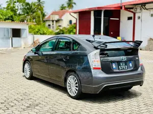 Toyota Prius S touring 2010 Car (Used)