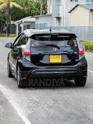 Toyota Aqua S Limited 2014 Car (Used)