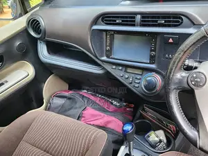 Toyota Aqua 2012 Car (Used)
