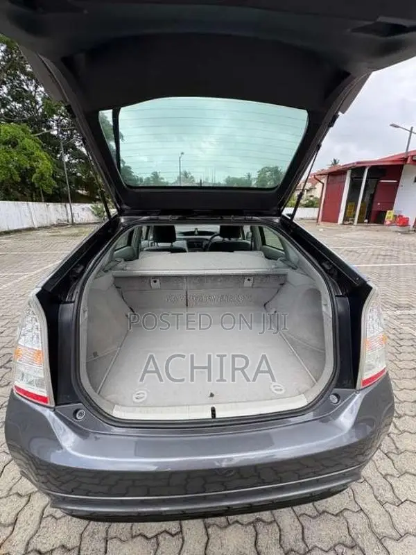 Toyota Prius S touring 2010 Car (Used)