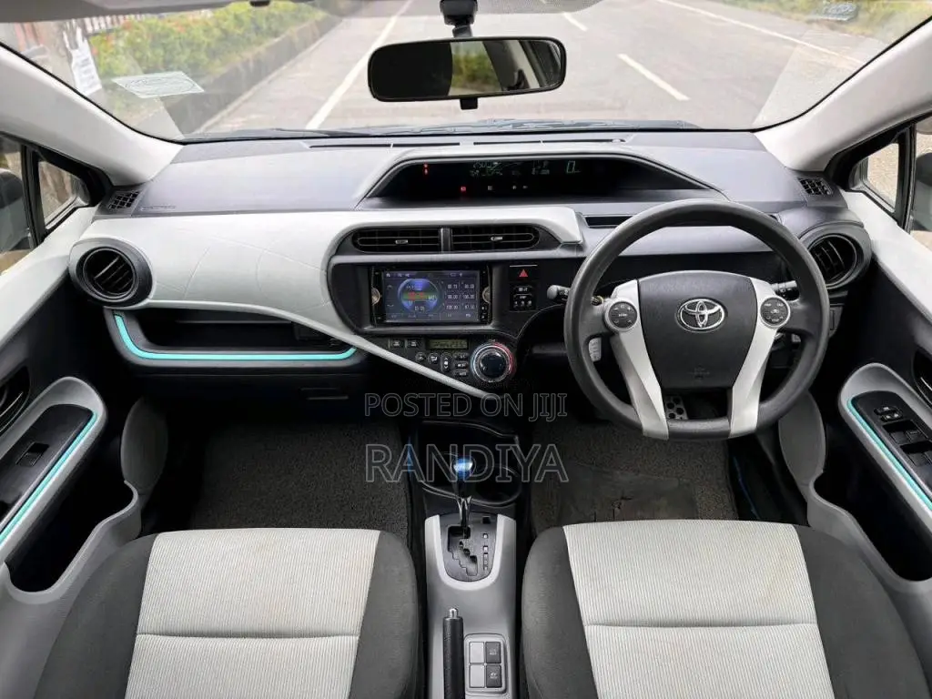 Toyota Aqua S Limited 2014 Car (Used)