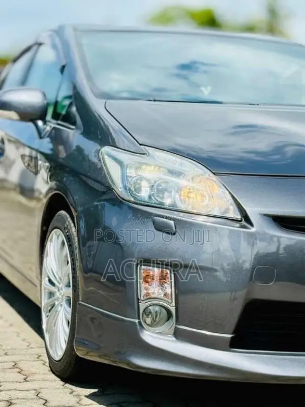 Toyota Prius S touring 2010 Car (Used)