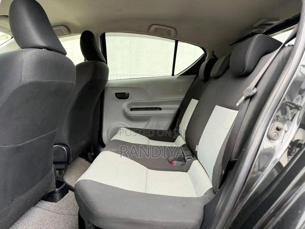 Toyota Aqua S Limited 2014 Car (Used)