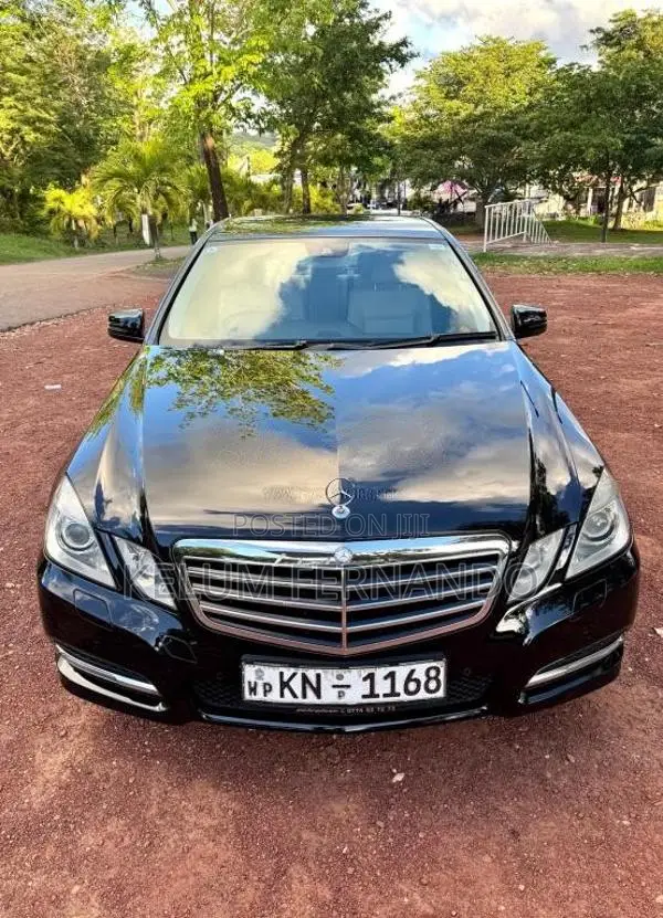 Mercedes-Benz E200 Avant-garde 2010 Car (Used)