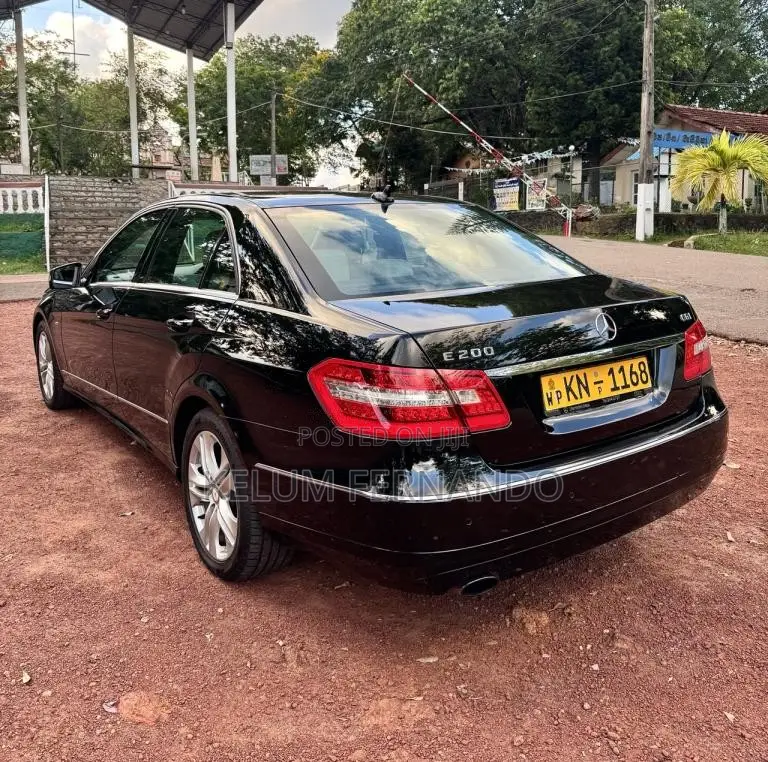 Mercedes-Benz E200 Avant-garde 2010 Car (Used)