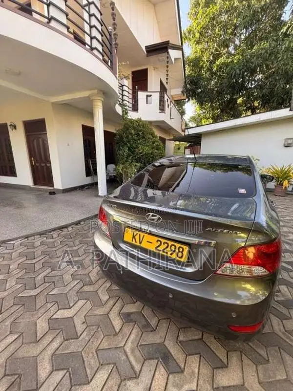 Hyundai Accent 2013 Car (Used)