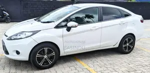 Ford Fiesta Sedan 2014 Car (Used)