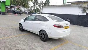 Ford Fiesta Sedan 2014 Car (Used)