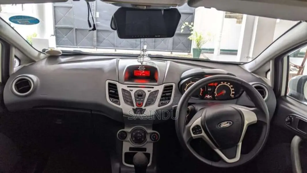 Ford Fiesta Sedan 2014 Car (Used)