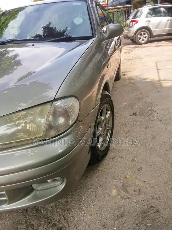 Nissan N16 2001 Car (Used)