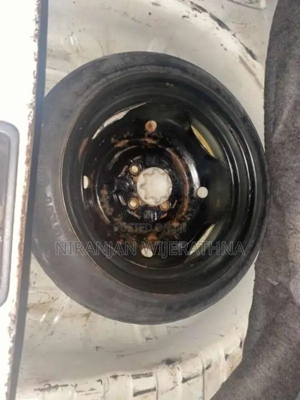Toyota Vitz 2001 Car (Used)