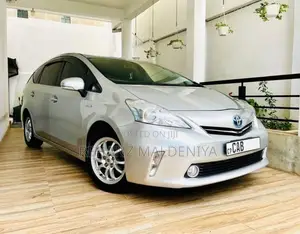 Toyota Prius AlphaCX 2014 Car (Used)