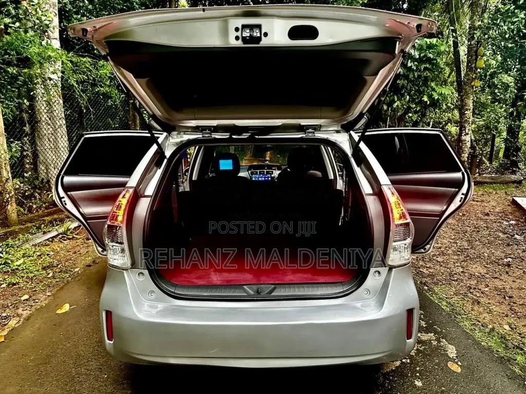 Toyota Prius 2014 Car (Used)