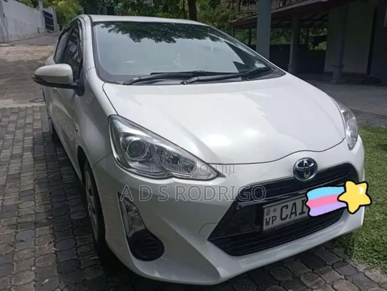 Toyota Aqua 2015 Car (Used)