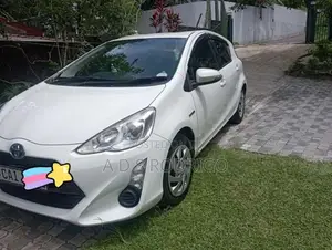 Toyota Aqua 2015 Car (Used)