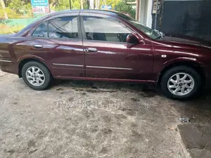 Nissan Saloon 2004 Car (Used)