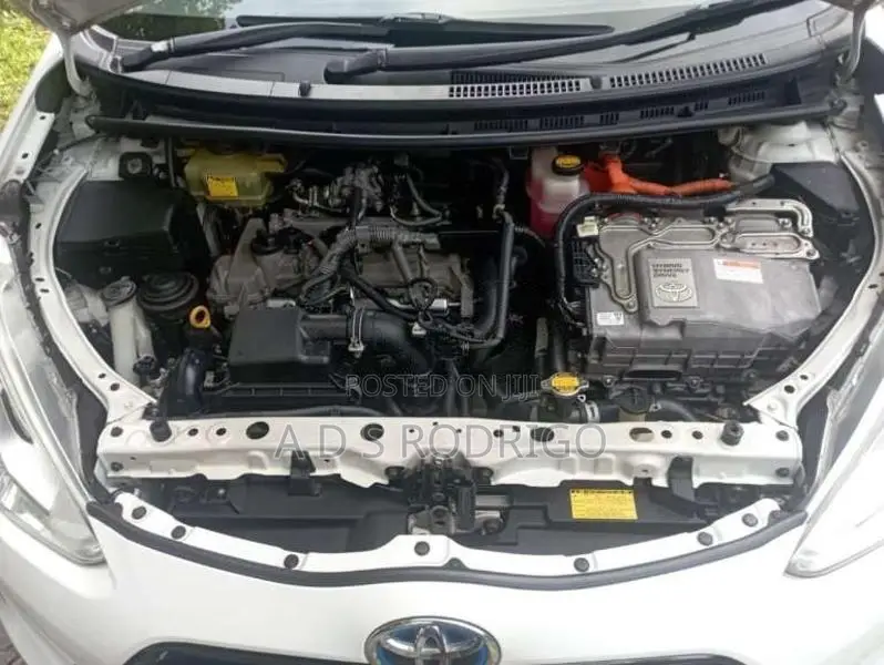 Toyota Aqua 2015 Car (Used)