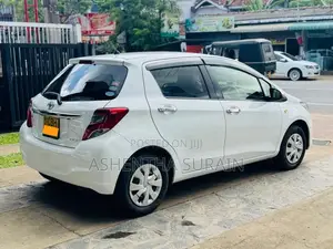 Toyota Vitz 2016 Car (Used)