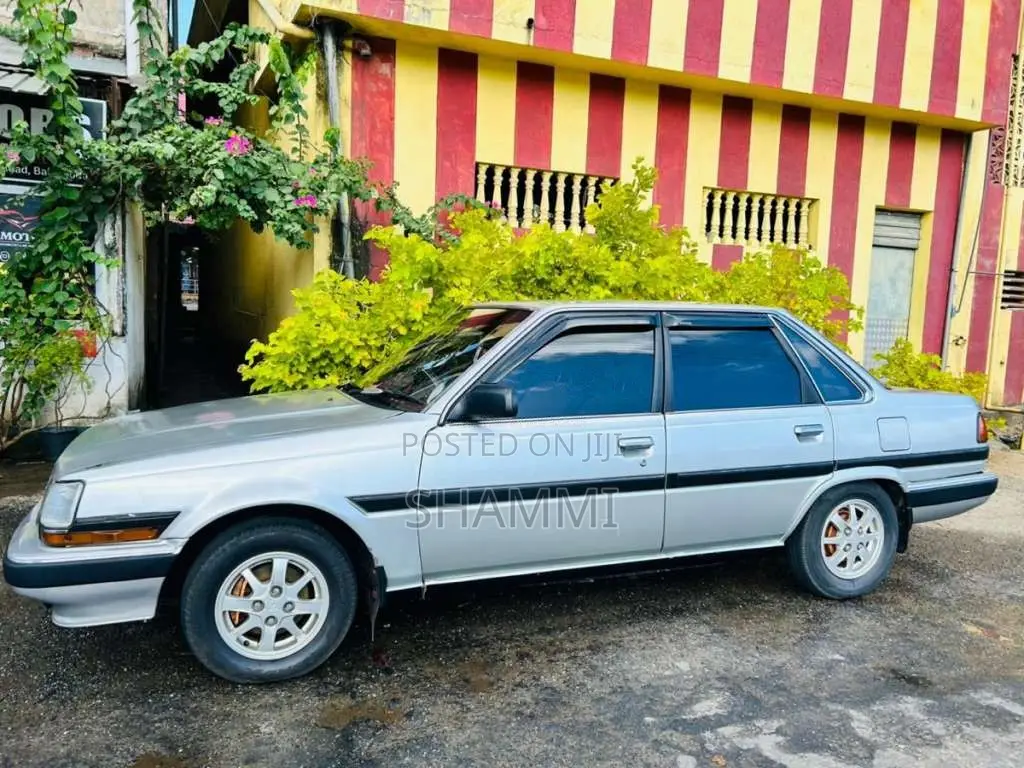 Toyota Corona 1986 Car (Used)